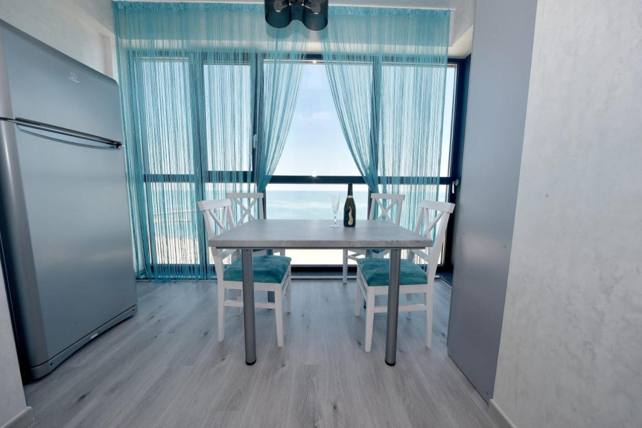 Turquoise By The Sea Apartment Constanţa Exterior foto